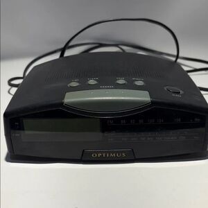 Black AM/FM Clock Radio